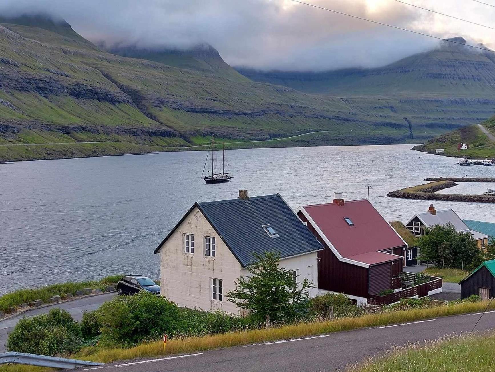 Fjord Guesthouse Funningsfjordur 外观 照片